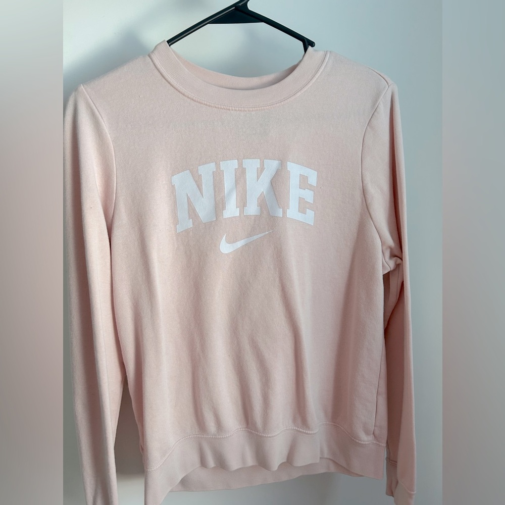 baby pink nike crew neck